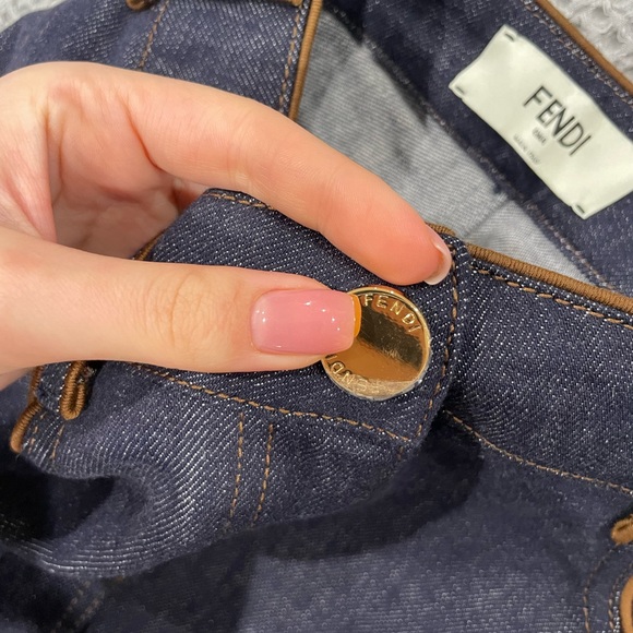 🔥SEND OFFERS🔥 Authentic Fendi Jeans - Picture 9 of 10